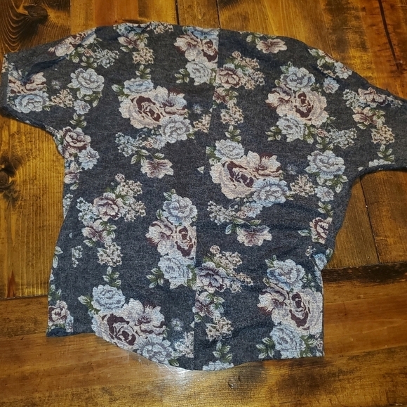 Arizona Jean Co Dark Grey Cardigan with pink Roses - Medium/Large - Picture 6 of 8
